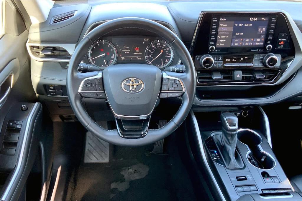 used 2021 Toyota Highlander car, priced at $30,898