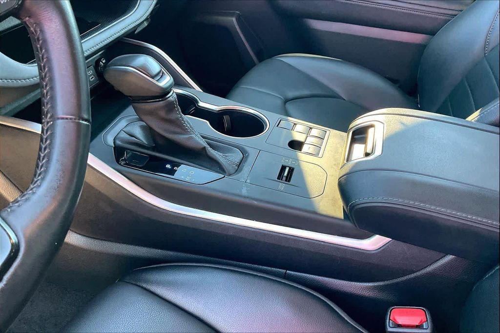 used 2024 Toyota Highlander car, priced at $36,970