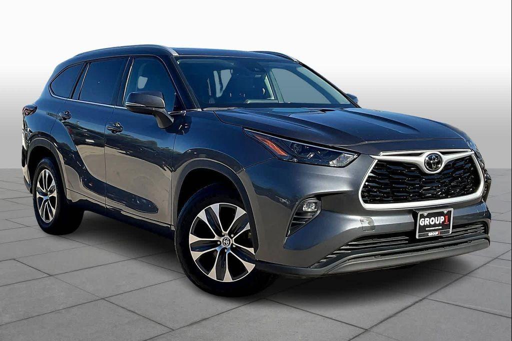 used 2024 Toyota Highlander car, priced at $36,970