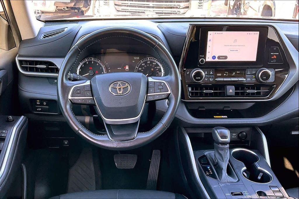 used 2024 Toyota Highlander car, priced at $36,970