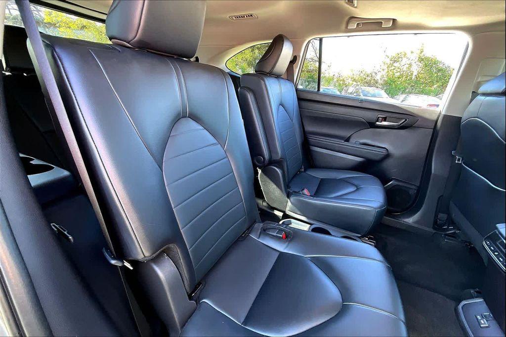 used 2024 Toyota Highlander car, priced at $36,970