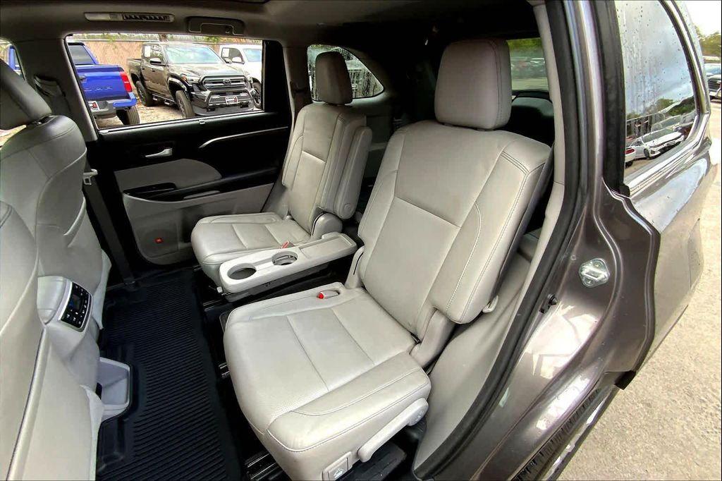 used 2016 Toyota Highlander car, priced at $18,890