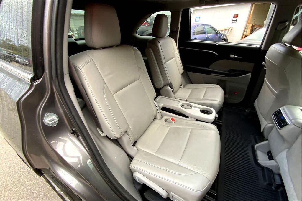 used 2016 Toyota Highlander car, priced at $18,890