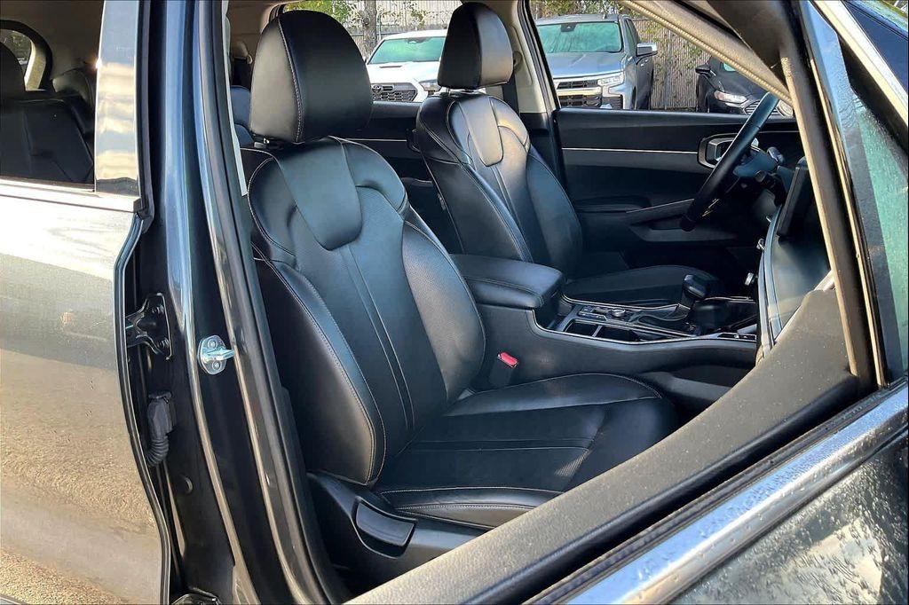 used 2024 Kia Sorento car, priced at $27,438