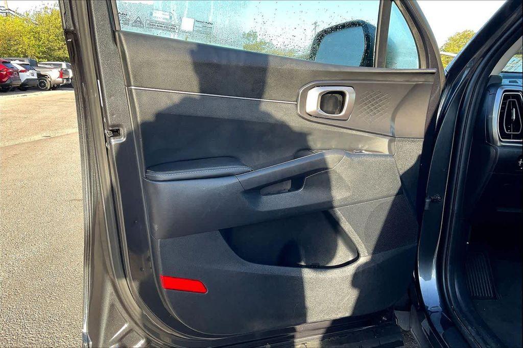 used 2024 Kia Sorento car, priced at $27,438
