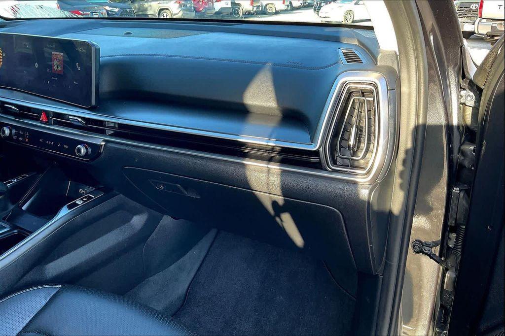 used 2024 Kia Sorento car, priced at $27,438