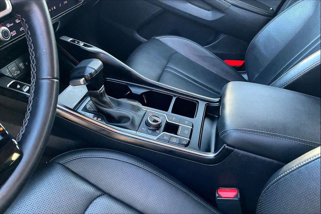 used 2024 Kia Sorento car, priced at $27,438
