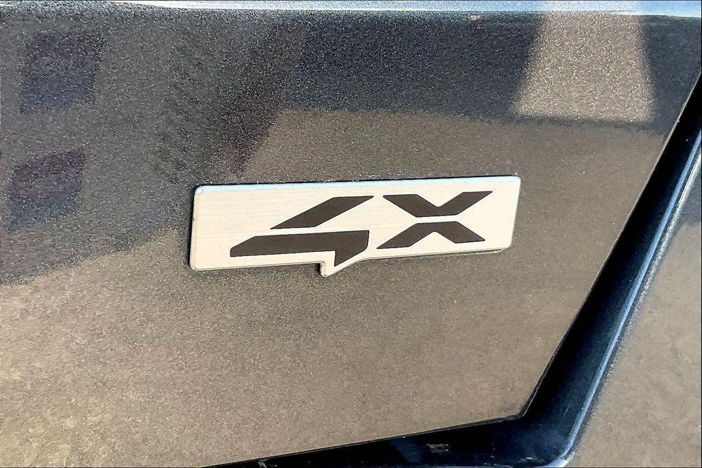 used 2024 Kia Sorento car, priced at $27,438