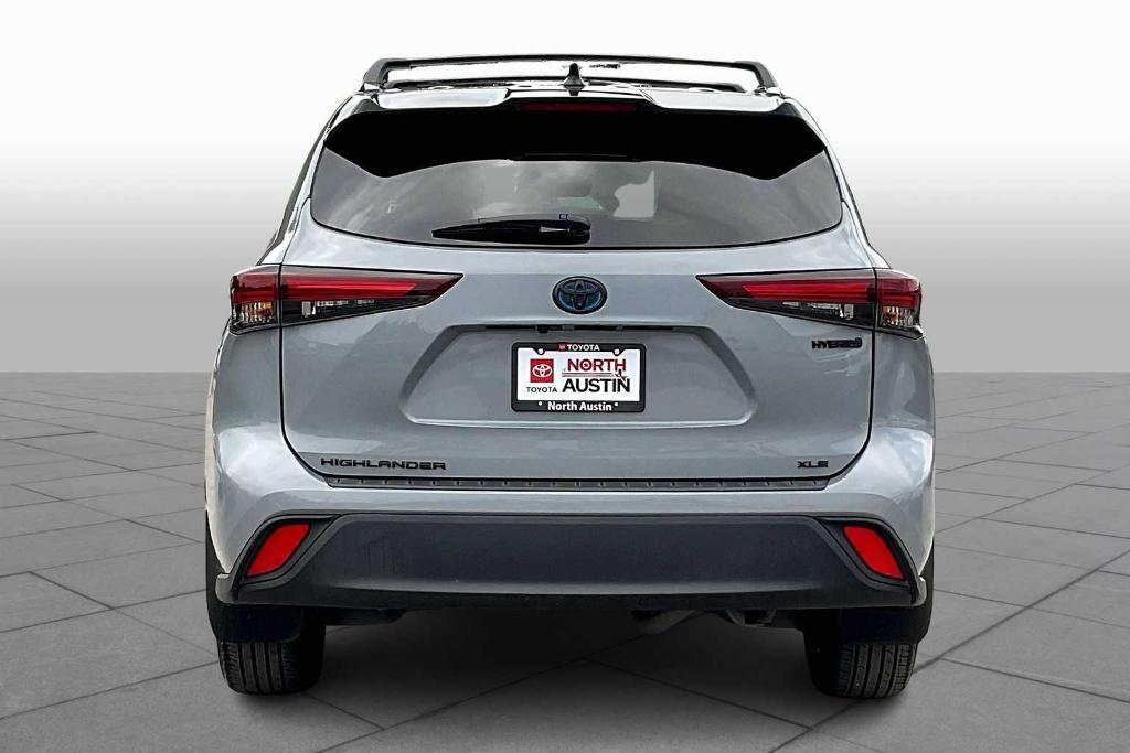 used 2024 Toyota Highlander Hybrid car, priced at $42,999