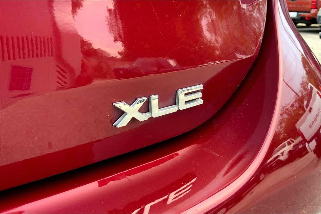 used 2022 Toyota Highlander car, priced at $36,927