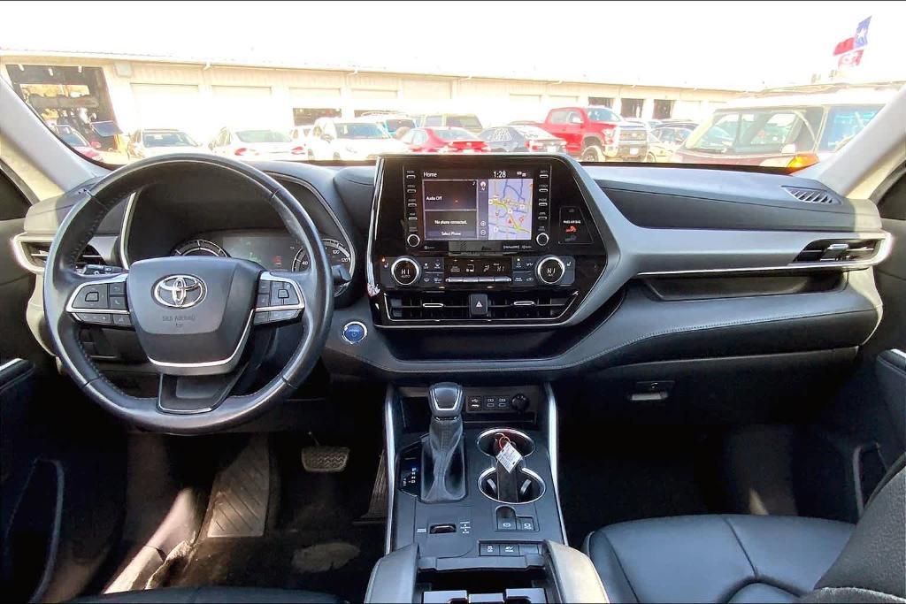 used 2022 Toyota Highlander Hybrid car, priced at $35,333