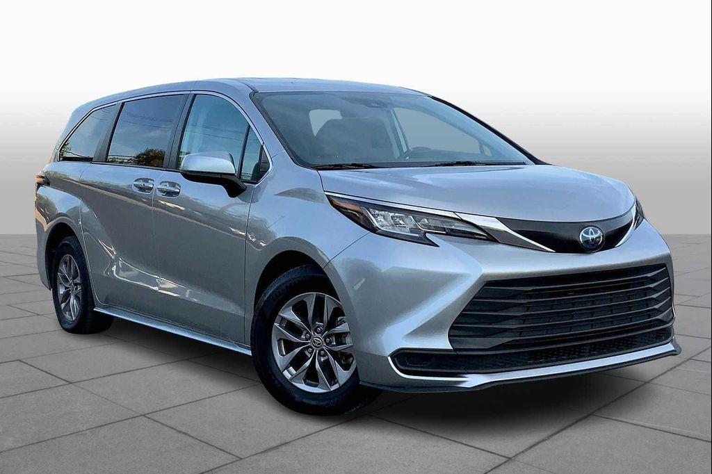 used 2022 Toyota Sienna car, priced at $32,891
