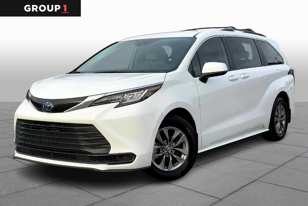 used 2023 Toyota Sienna car, priced at $37,828