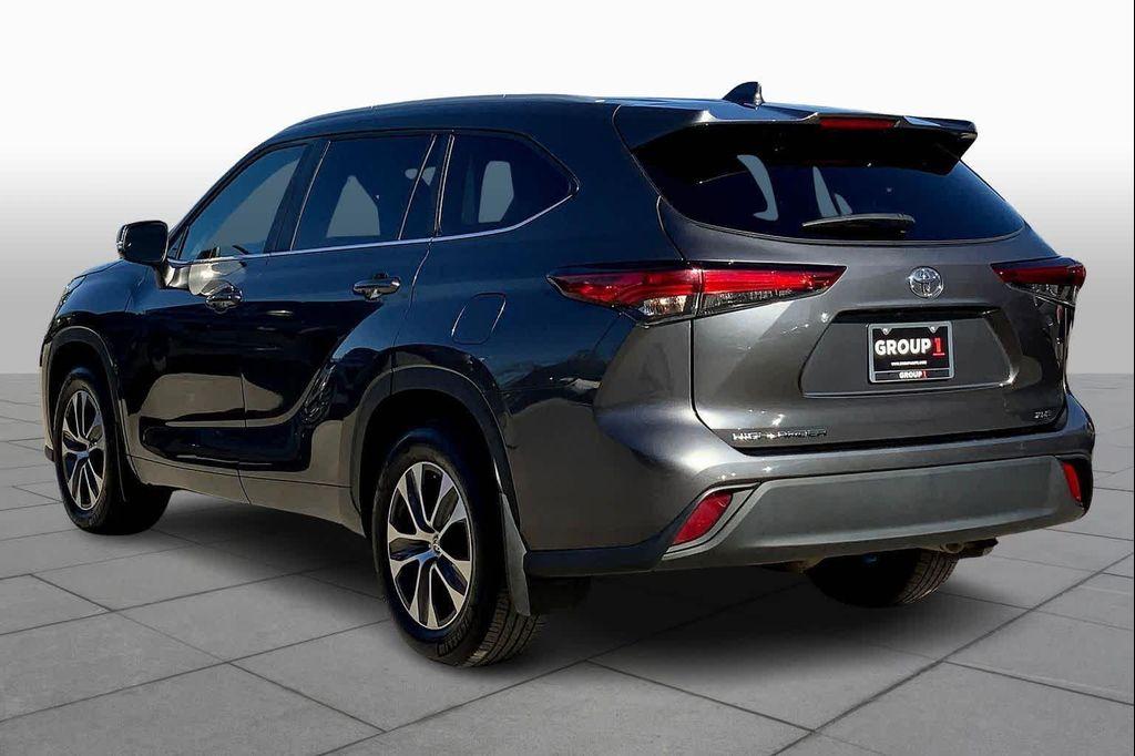 used 2023 Toyota Highlander car, priced at $36,956
