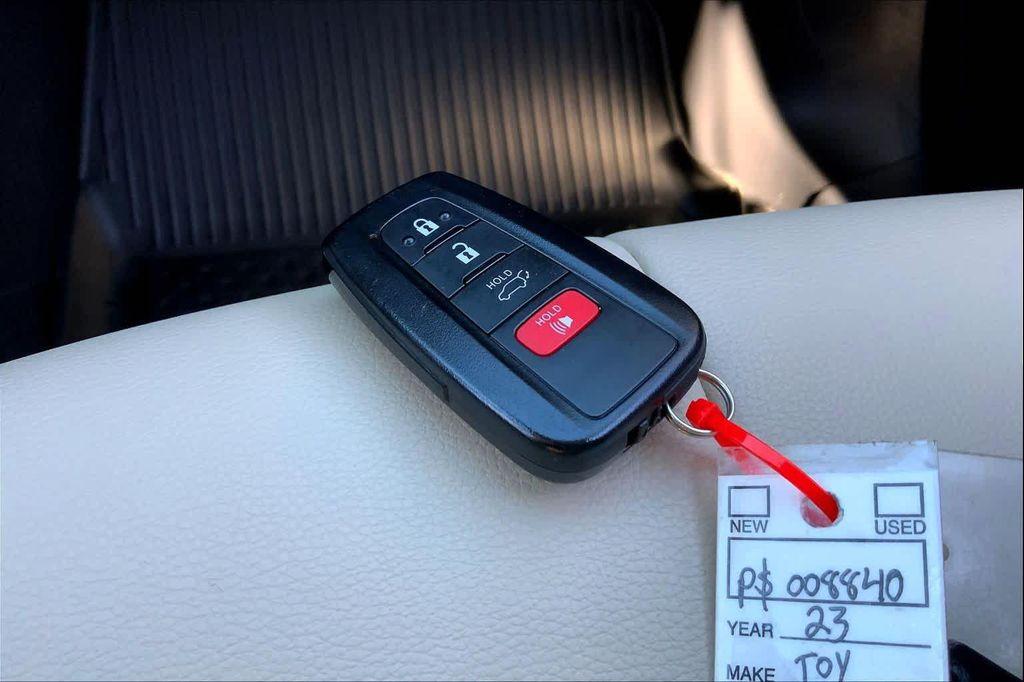 used 2023 Toyota Highlander car, priced at $36,956