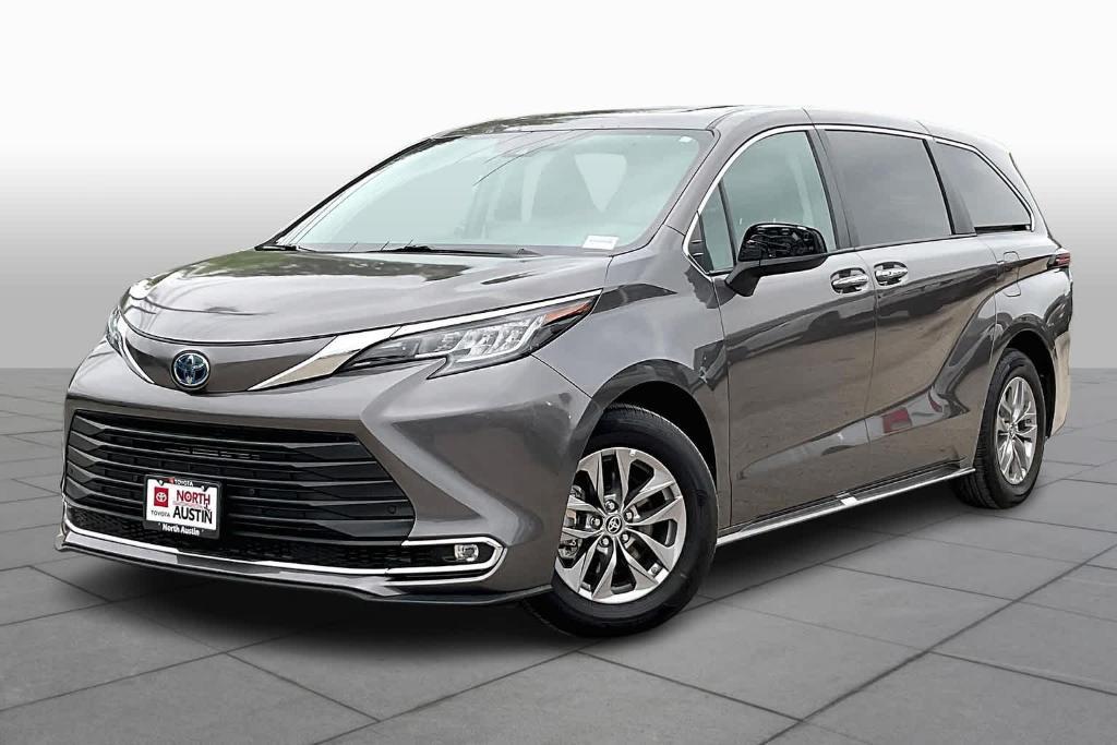 used 2022 Toyota Sienna car, priced at $42,998