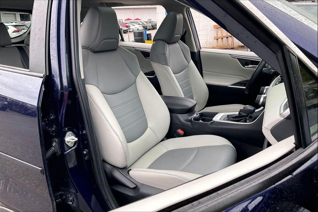 used 2020 Toyota RAV4 car, priced at $28,772