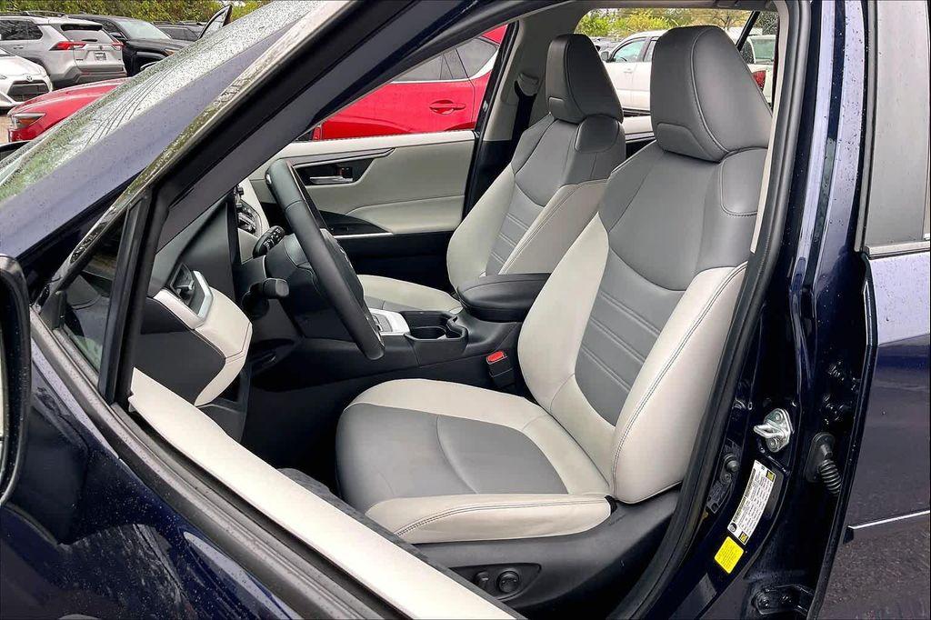 used 2020 Toyota RAV4 car, priced at $28,772