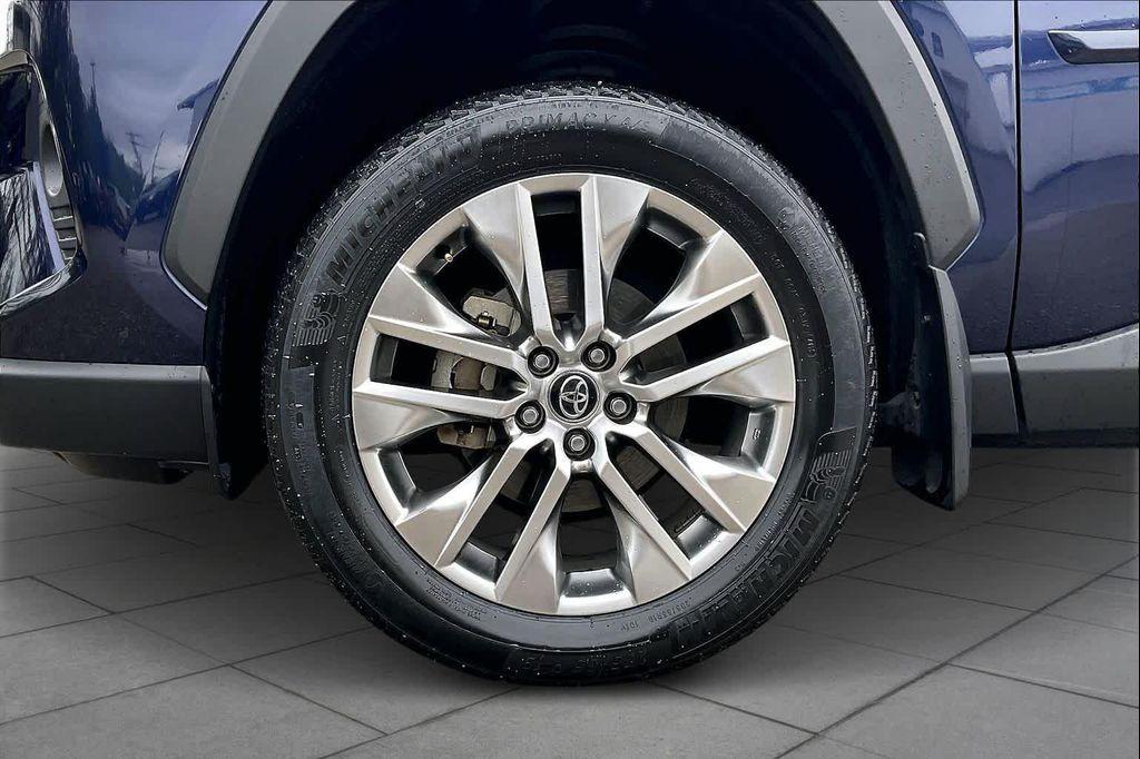 used 2020 Toyota RAV4 car, priced at $28,772