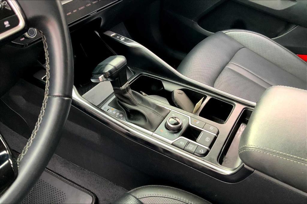 used 2024 Kia Sorento car, priced at $33,935