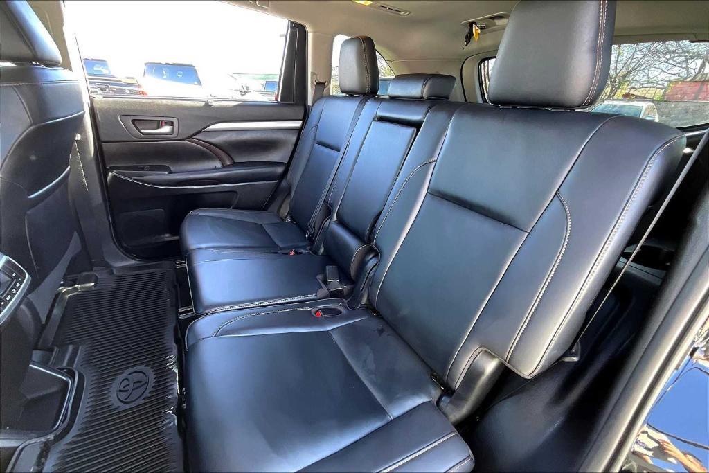 used 2019 Toyota Highlander car, priced at $25,950