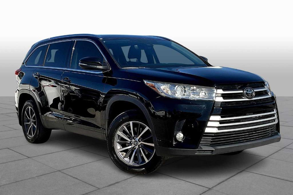 used 2019 Toyota Highlander car, priced at $25,950