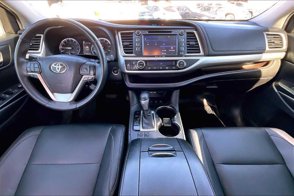 used 2019 Toyota Highlander car, priced at $25,950