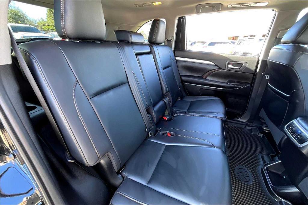 used 2019 Toyota Highlander car, priced at $25,950