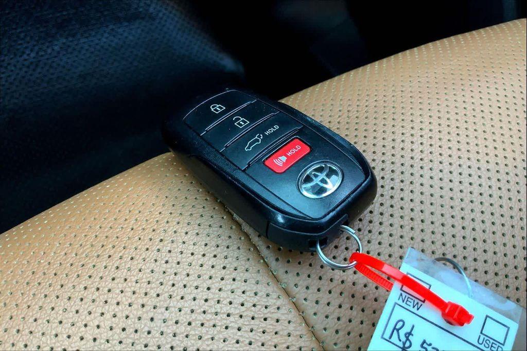 used 2024 Toyota Highlander car, priced at $42,998