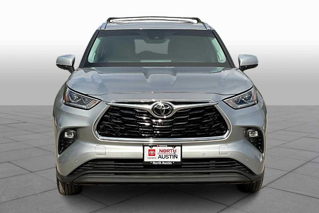 used 2020 Toyota Highlander car, priced at $34,399