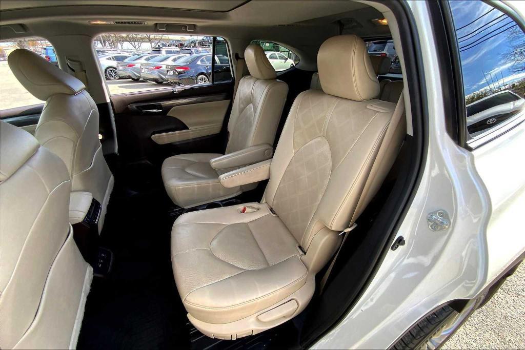 used 2021 Toyota Highlander car, priced at $36,200