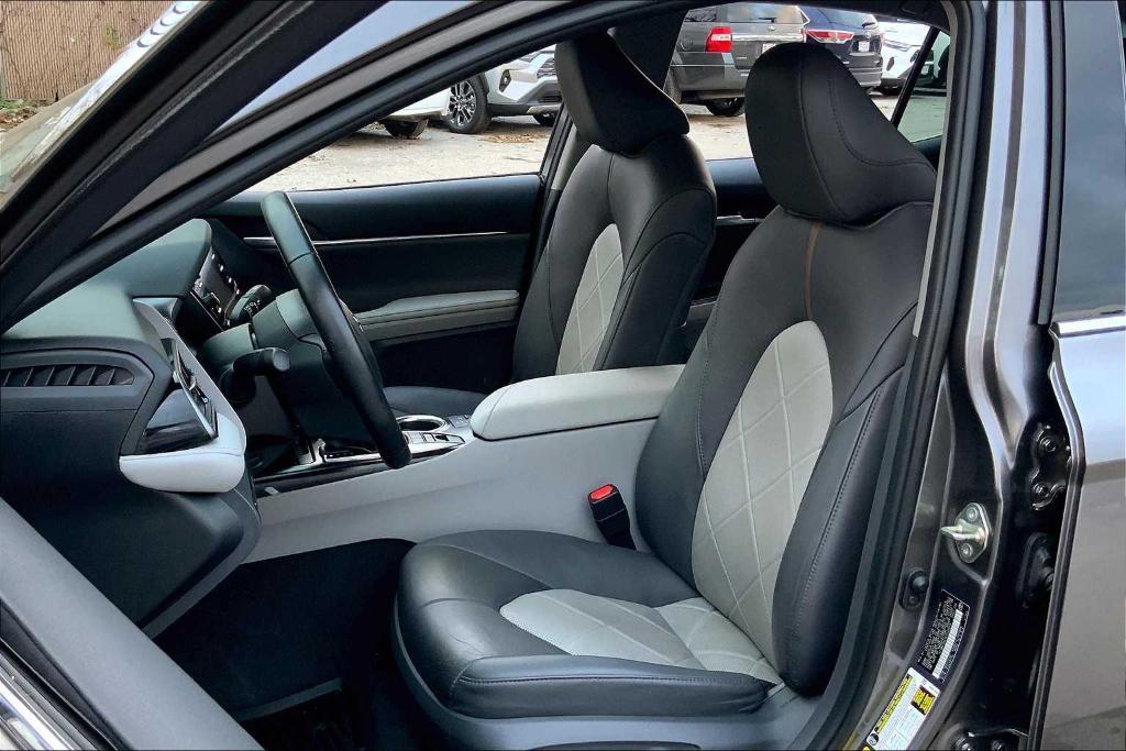 used 2019 Toyota Camry Hybrid car, priced at $25,950