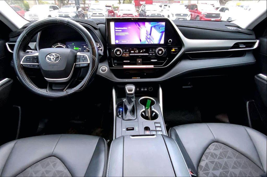 used 2024 Toyota Highlander Hybrid car, priced at $45,998