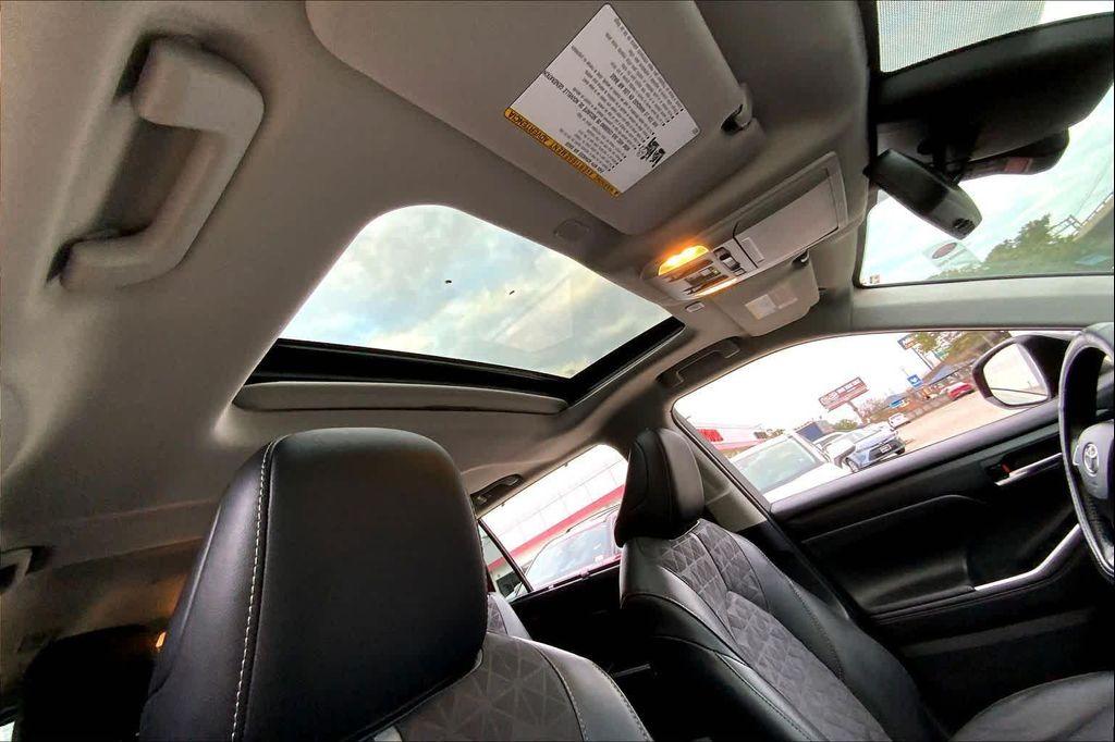 used 2024 Toyota Highlander Hybrid car, priced at $45,998