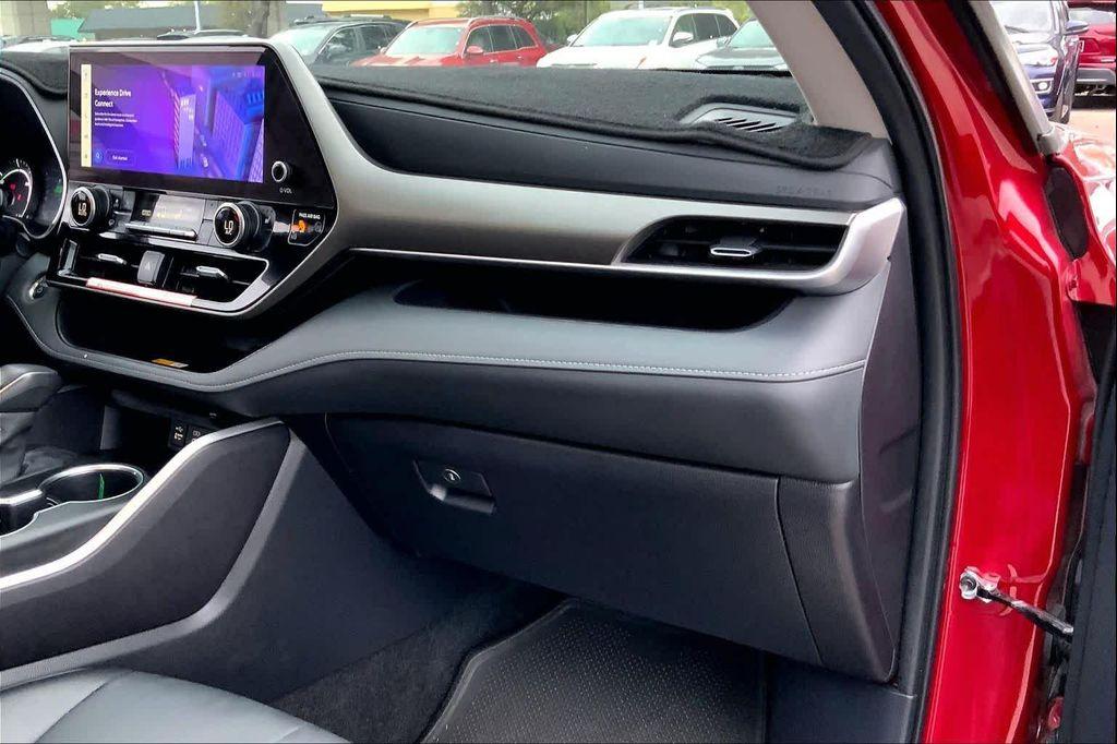 used 2024 Toyota Highlander Hybrid car, priced at $45,998