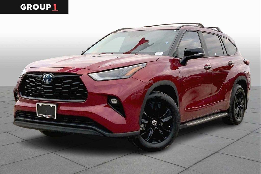 used 2024 Toyota Highlander Hybrid car, priced at $45,998