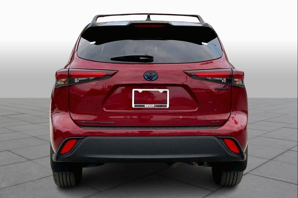 used 2024 Toyota Highlander Hybrid car, priced at $45,998