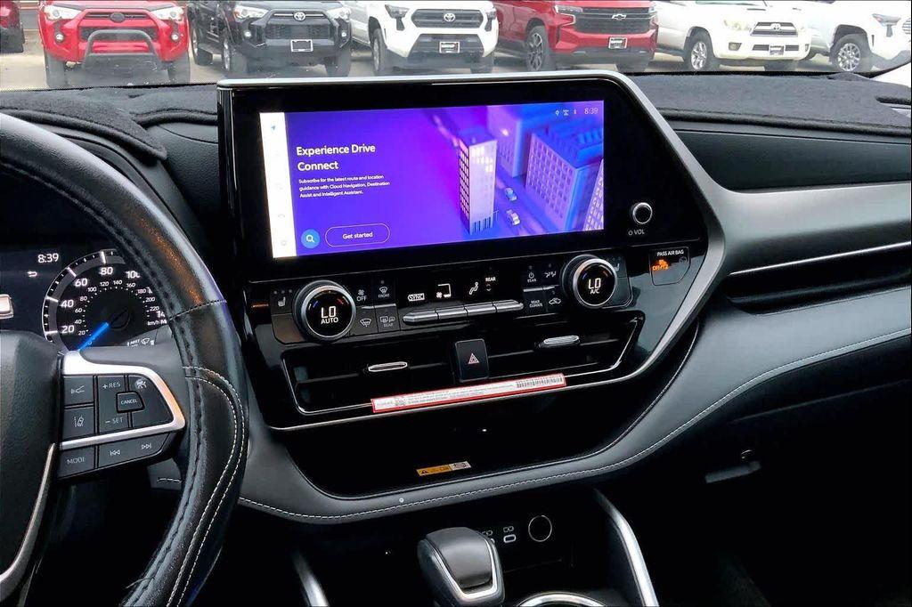 used 2024 Toyota Highlander Hybrid car, priced at $45,998