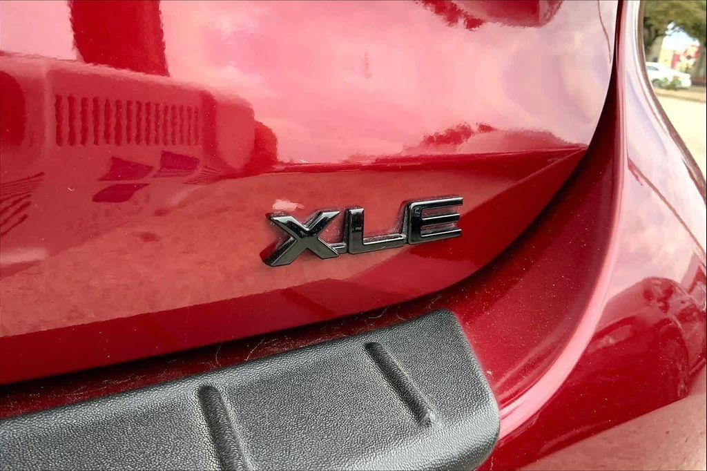 used 2024 Toyota Highlander Hybrid car, priced at $45,998