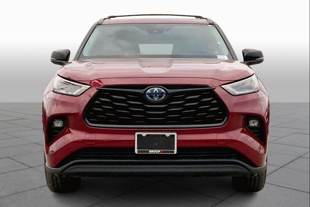 used 2024 Toyota Highlander Hybrid car, priced at $45,998