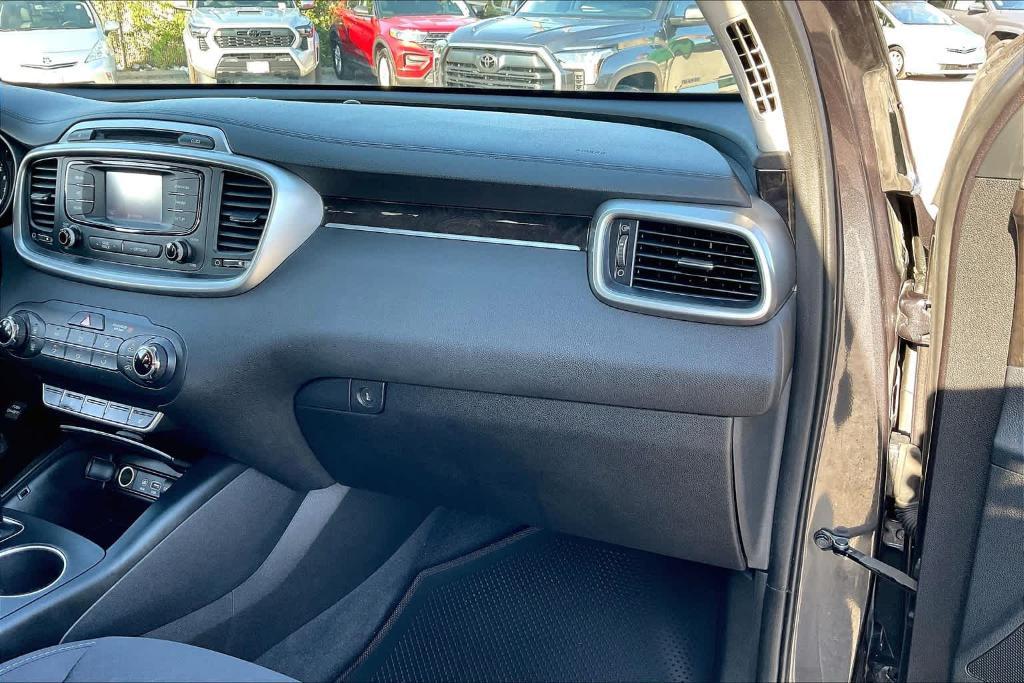 used 2016 Kia Sorento car, priced at $13,982