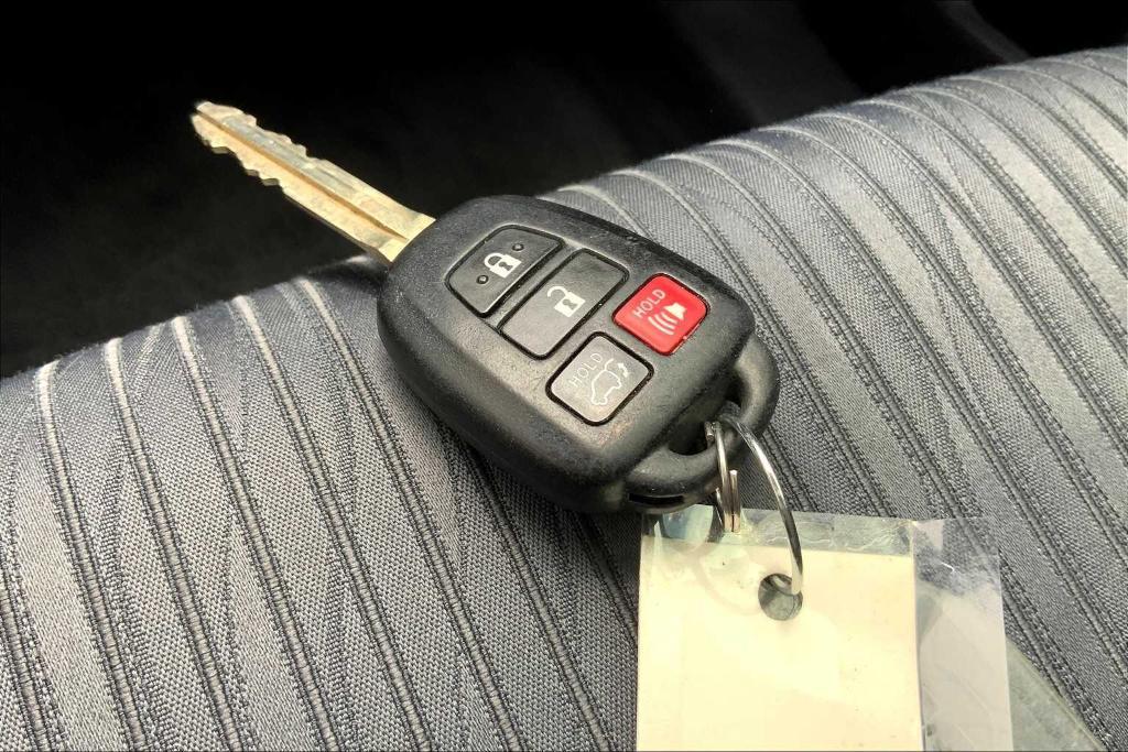 used 2016 Toyota Highlander car, priced at $18,981
