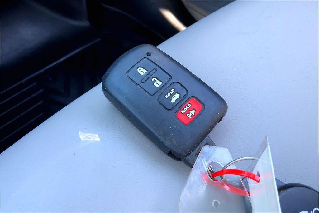 used 2017 Toyota Highlander Hybrid car, priced at $20,889