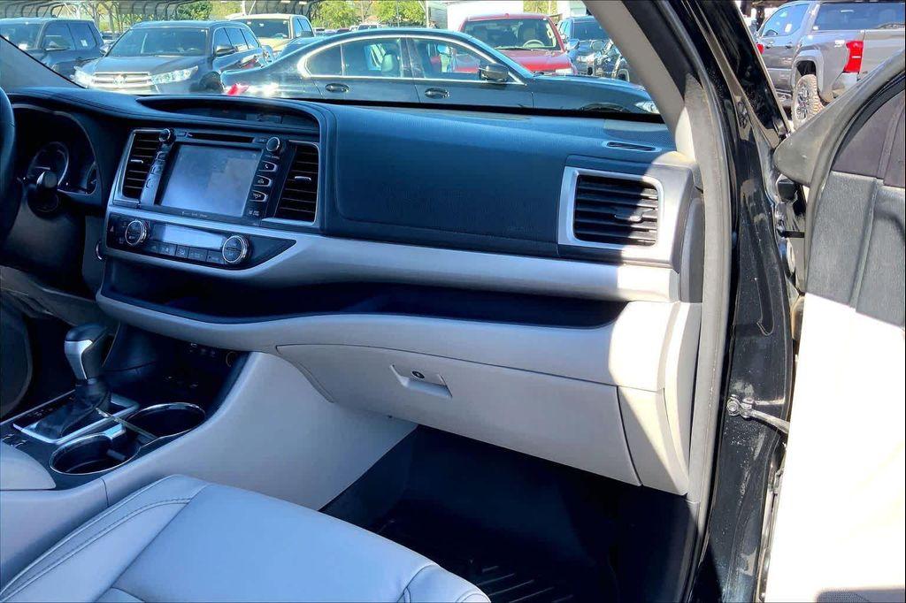 used 2017 Toyota Highlander Hybrid car, priced at $20,889