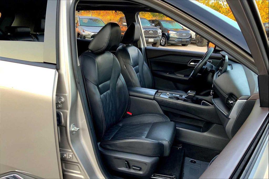 used 2023 Nissan Rogue car, priced at $27,487
