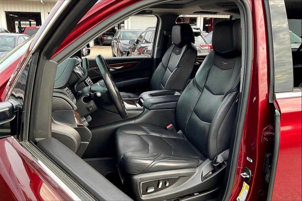 used 2018 Cadillac Escalade ESV car, priced at $28,592