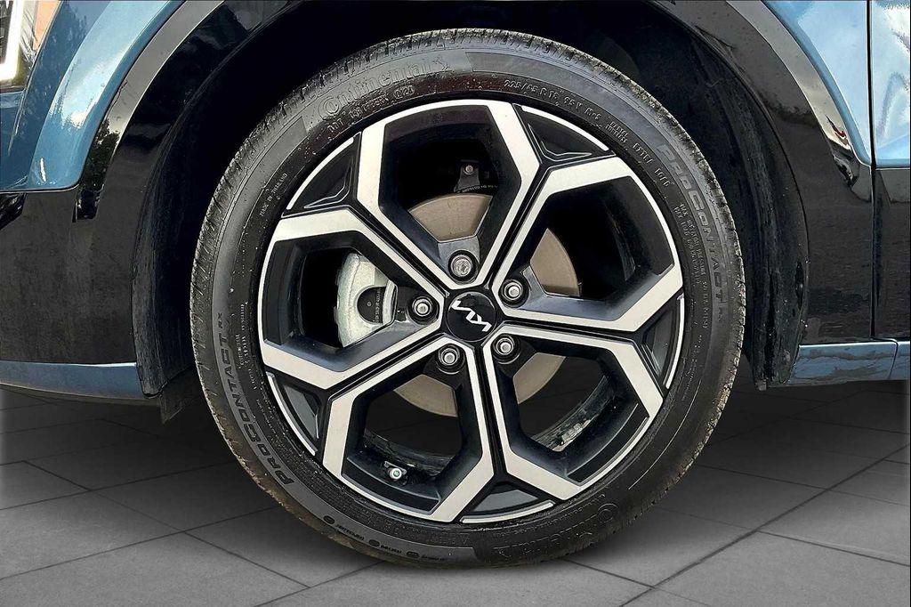 used 2025 Kia Niro car, priced at $34,422