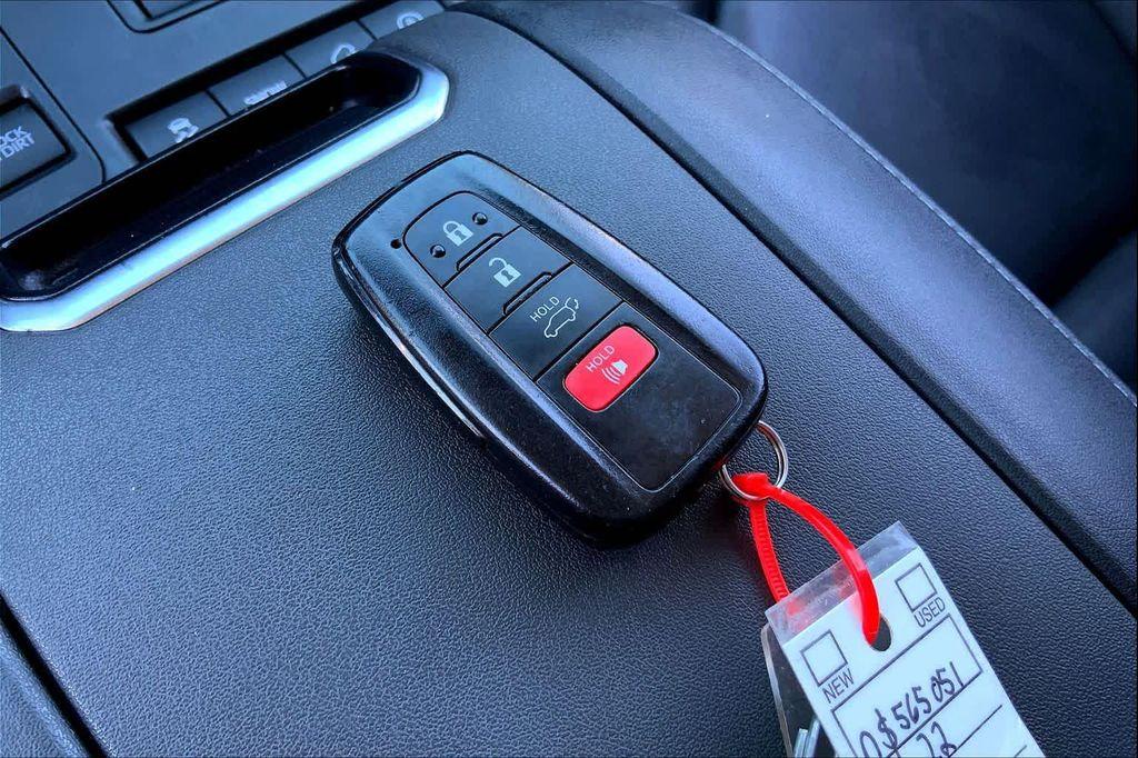 used 2022 Toyota Highlander car, priced at $34,411