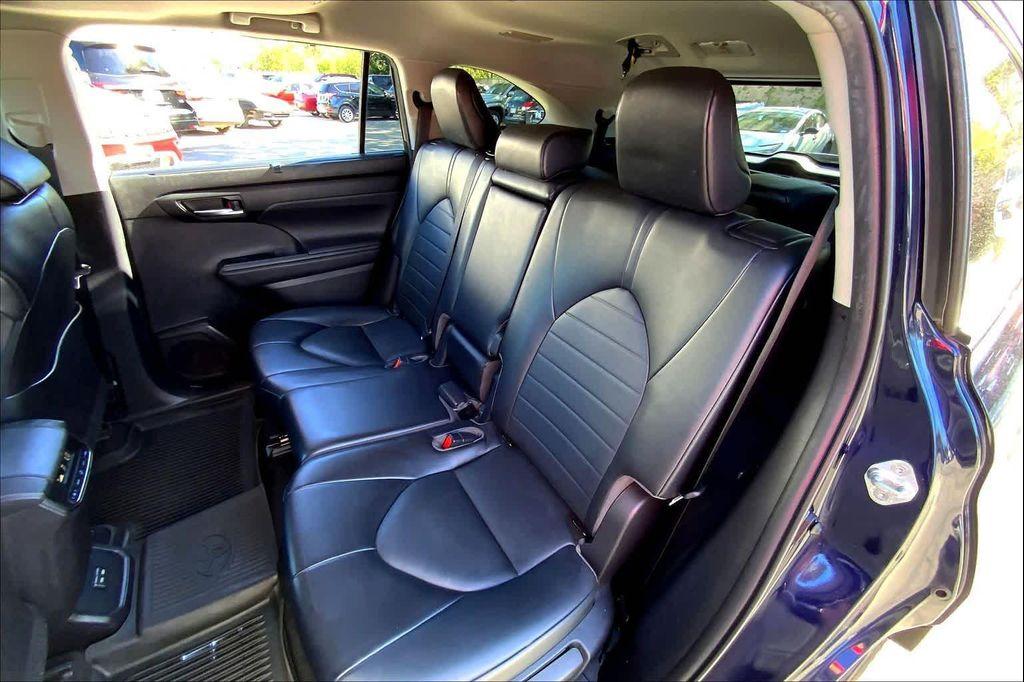 used 2022 Toyota Highlander car, priced at $34,411