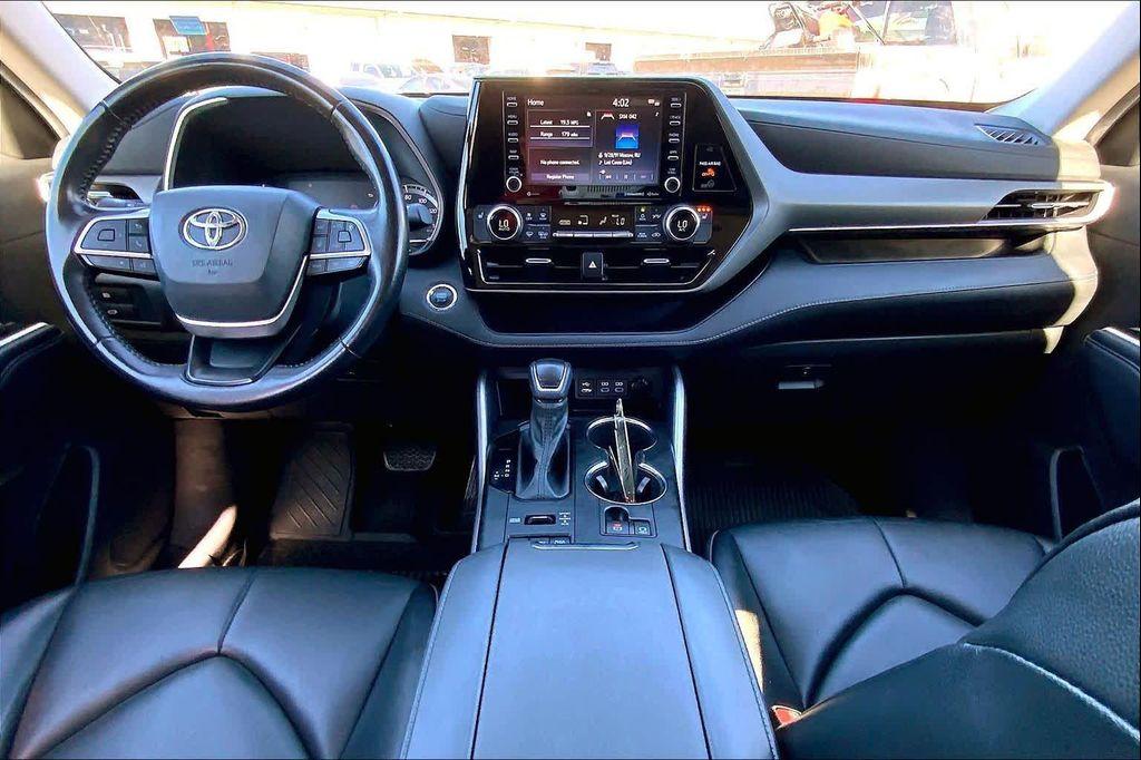 used 2022 Toyota Highlander car, priced at $34,411